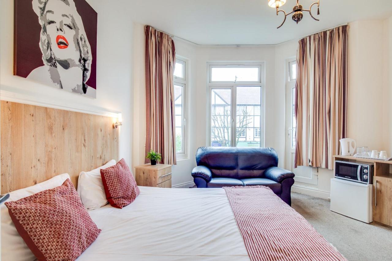 Oyo Tamtam Acton Hotel 伦敦 外观 照片