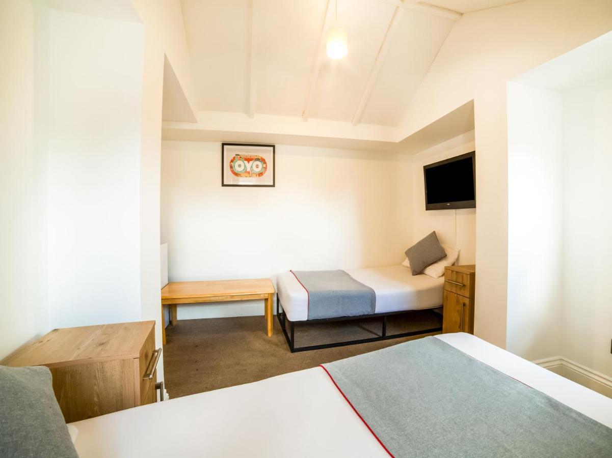 Oyo Tamtam Acton Hotel 伦敦 外观 照片