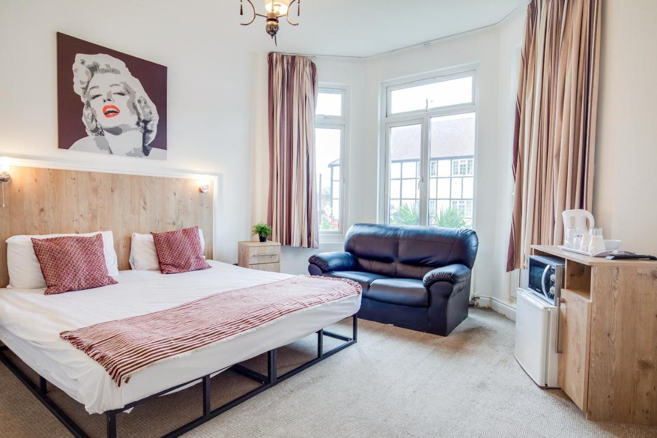 Oyo Tamtam Acton Hotel 伦敦 外观 照片