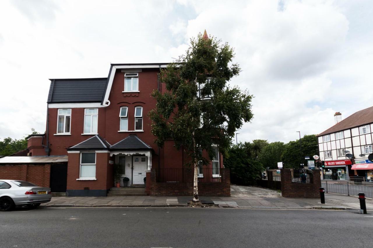Oyo Tamtam Acton Hotel 伦敦 外观 照片