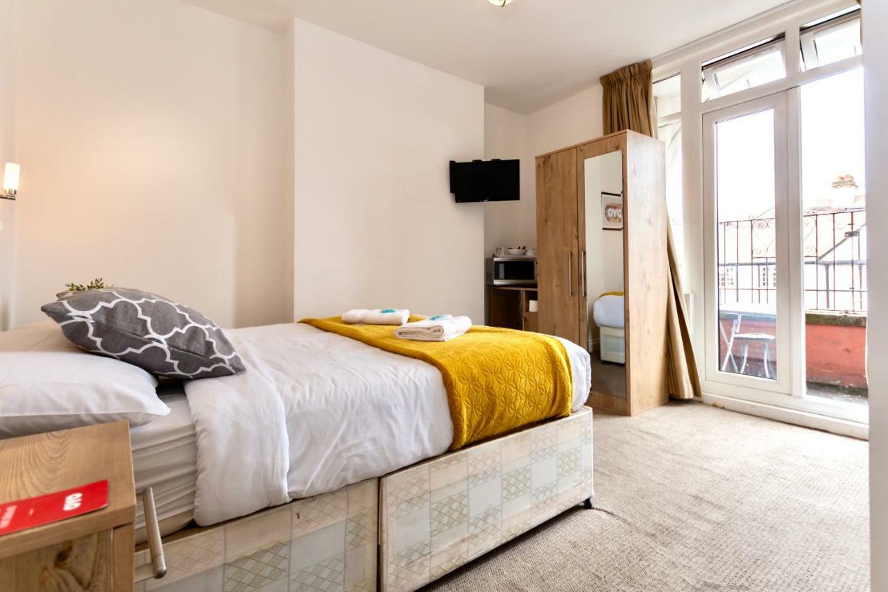 Oyo Tamtam Acton Hotel 伦敦 外观 照片